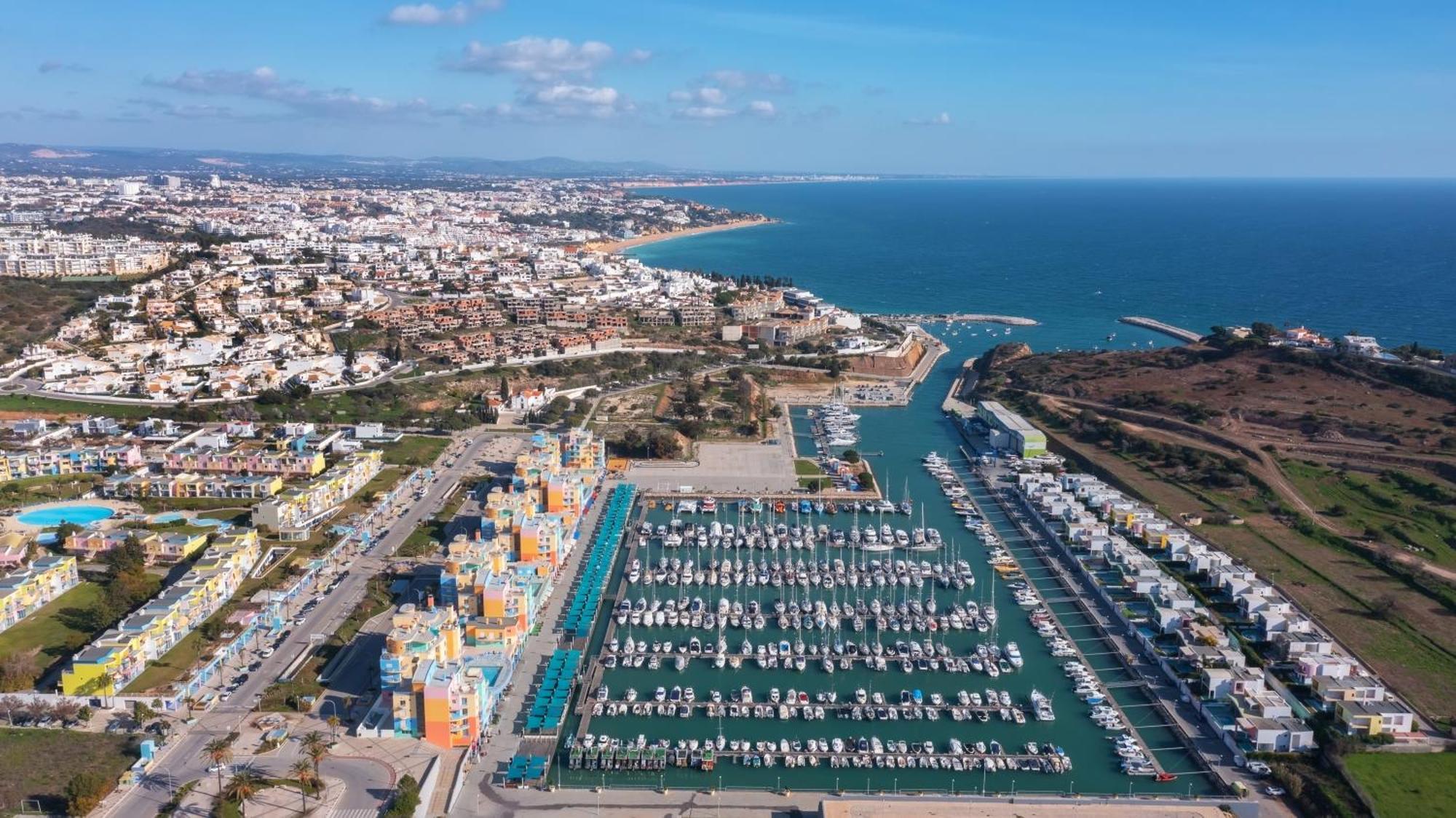 Bnb Homes Ocean View Apartment With Huge Sunny Terrace, 2 Swimming Pools & Tennis Court البوفيرا المظهر الخارجي الصورة